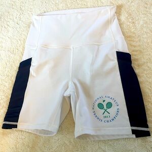 Fabletics Biker Sports - 4” inseam